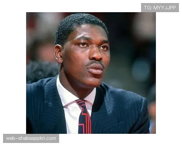 哈基姆·奥拉朱旺背身单打效率领先同代内线专家