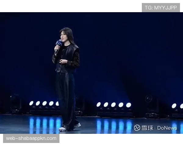 张楠这生活绝对不是咱们想象的，家里那摆件柜够一个小卖部开的节奏了吧？