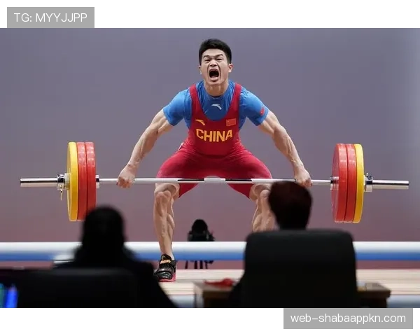 石智勇训练完吃五块牛排，教练说他饭量比健身房会员卡还贵